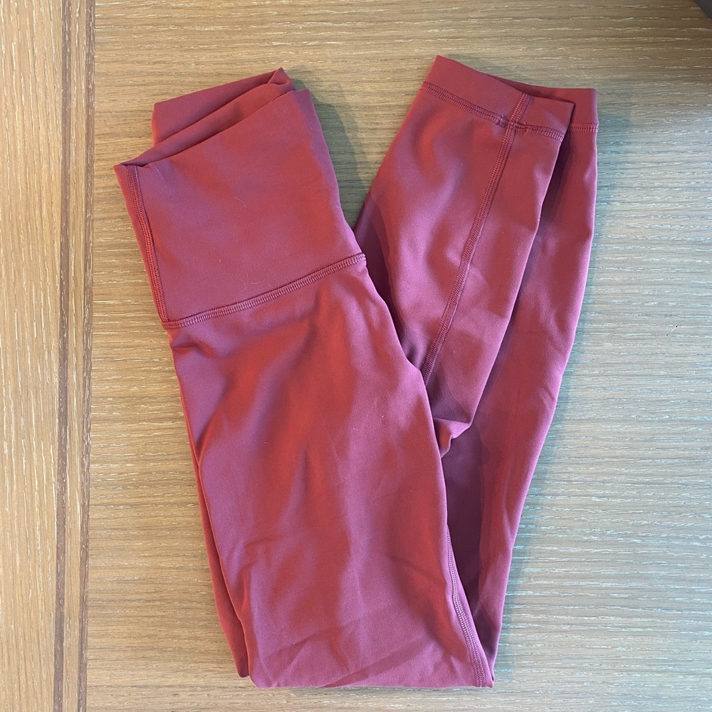 Lululemon Wunder Train HR 25in. Size 2. Mulled Wine.